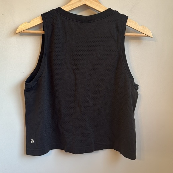 Lululemon Breeze By Muscle Crop Tank SZ 6 - Picture 3 of 4